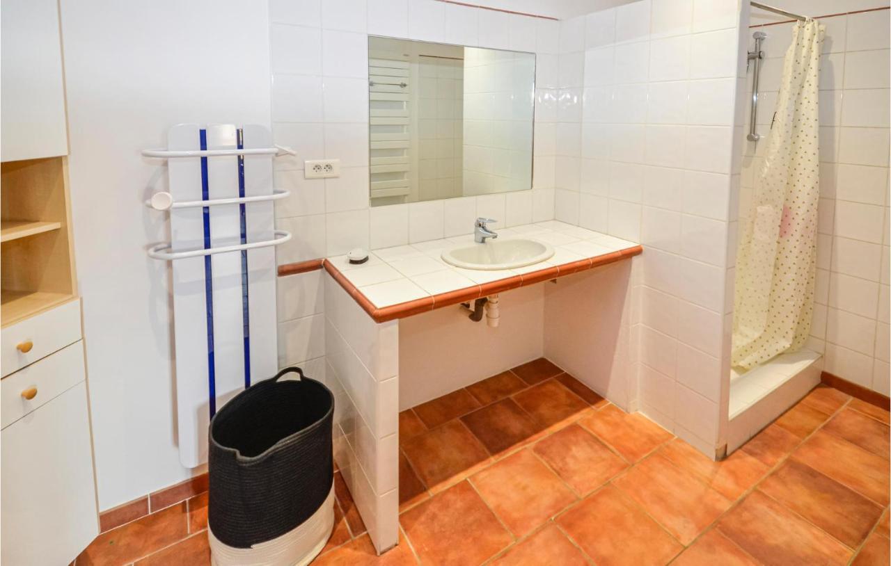 3 Bedroom Awesome Home In Chateuneuf De Gadagne Chateauneuf-de-Gadagne Экстерьер фото