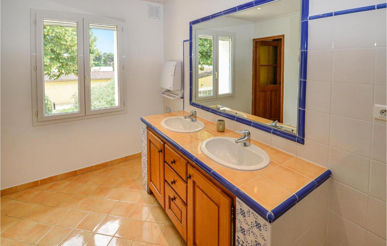 3 Bedroom Awesome Home In Chateuneuf De Gadagne Chateauneuf-de-Gadagne Экстерьер фото
